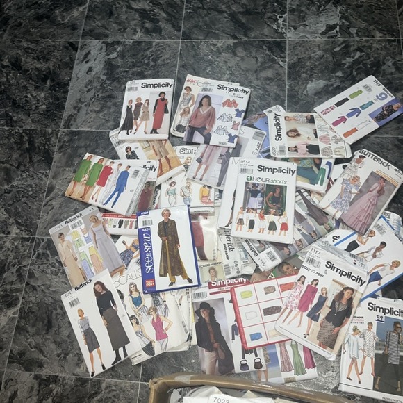 VTG Lot 100 + sewing patterns McCalls Simplicity Butterick 80's, 90's Some 2000s - Picture 2 of 6